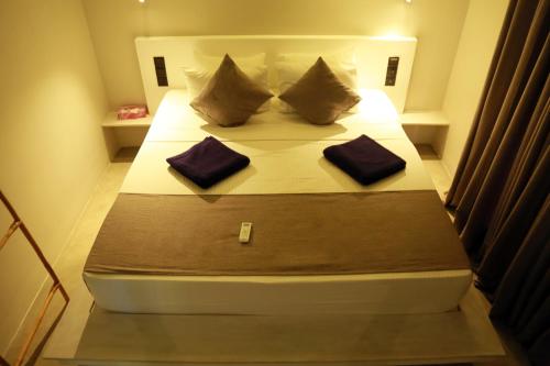 Katil atau katil-katil dalam bilik di Jack & Rose - Hiriketiya, Haven Garden Properties