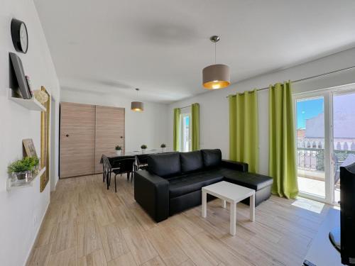 Penthouse with Balcony in the Historic Center #1956