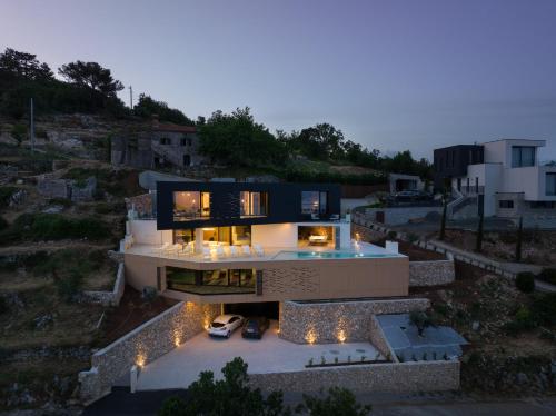 Villa 3,0 near Opatija for 8 people with indoor and outdoor pool & wellness