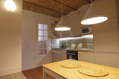 Central Poble-sec Apartment near Montjuïc