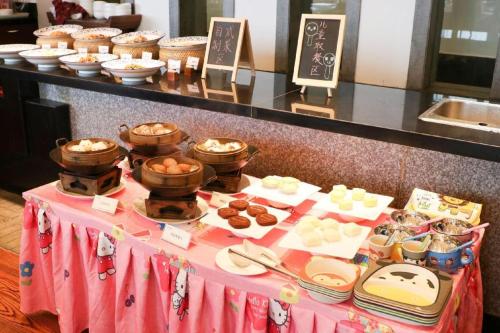 Makanan di atau berdekatan hotel