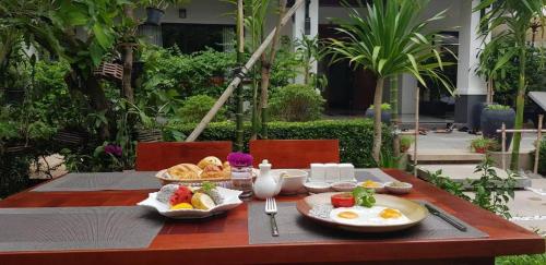 Φαγητό σε αυτό το ξενοδοχείο ή κάπου εκεί κοντά