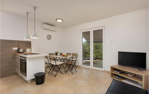 Lovely Apartment In Malinska With Wifi