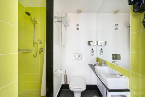 Bilik mandi di Hotel Gat Rossio