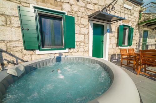 Photo de la galerie de l'établissement Authentic Villa Adrion, à Baška Voda