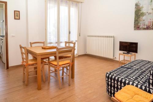 Μια τηλεόραση ή/και κέντρο ψυχαγωγίας στο M153 - Marcelli, nuovo trilocale con terrazzo