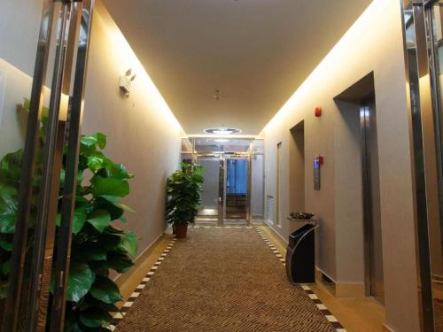 an empty hallway with at The Art Hotel in Shenzhen