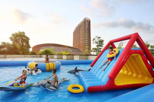 Kolam renang di atau dekat dengan Fliport Hotel Zhangzhou Yuanshan