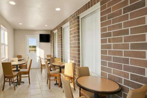 Photo de la galerie de l'établissement Baymont by Wyndham Jacksonville, à Jacksonville