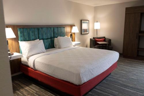 Ένα ή περισσότερα κρεβάτια σε δωμάτιο στο Hampton Inn Kent/Akron Area