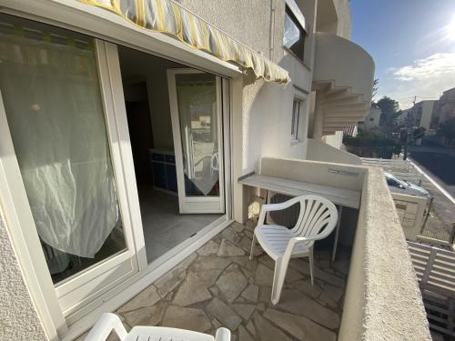 Narbonne-Plage : T2 climatisé, balcon, parking, à 100m de la plage, commerces à proximité - FR-1-795-12