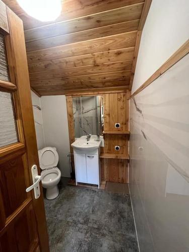 Ένα μπάνιο στο 'Kanciapa 7 Światów'