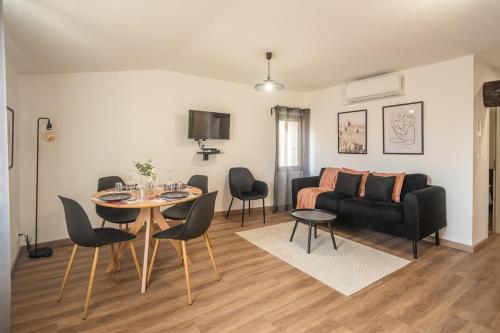 OIQIA • Solis • Opaline