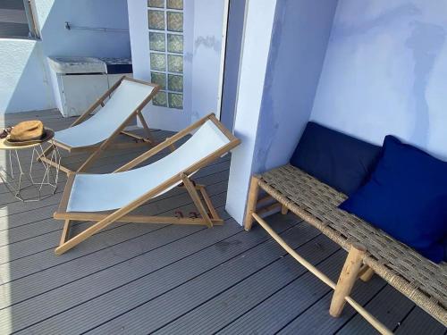 Fotografie z fotogalerie ubytování Cosy Triplex 120m2 Terrasse au Panier vue Major Vieux Port 7 couchages option Parking v destinaci Marseille