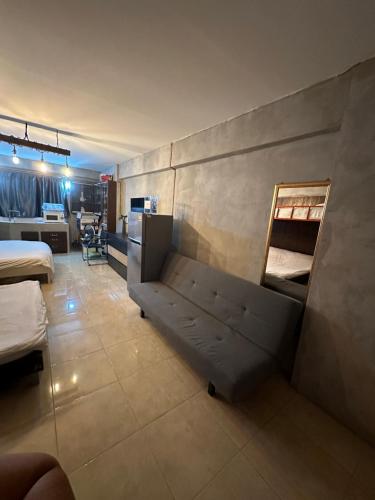Katil atau katil-katil dalam bilik di Renovated Loft Style Condo