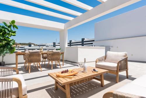 Luxury Apartment With Roof Terrace - Central Estepona