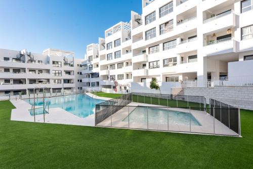 Luxury Apartment With Roof Terrace - Central Estepona
