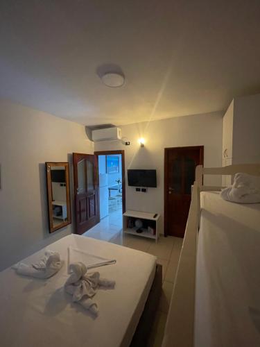 DIA Beach Room 1