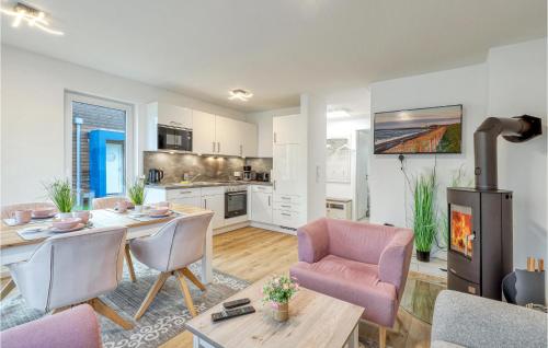 Dapur atau dapur kecil di 2 Bedroom Beautiful Home In Tossens