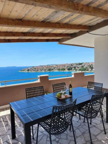 Holiday house Dea with outdoor jacuzzi