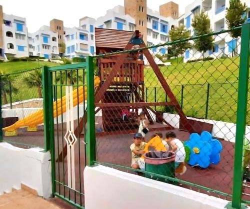 Fotografie z fotogalerie ubytování Appartement avec piscines et vue sur mer M'diq v destinaci Mʼdik