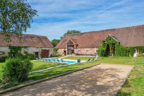 So Villa La Repreneliere 45 - Heated pool - Soccer - 2h from Paris - 30 beds