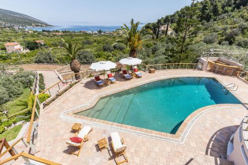Piscina a Gardenia Junior Suite In Epidavros with Shared Pool o a prop