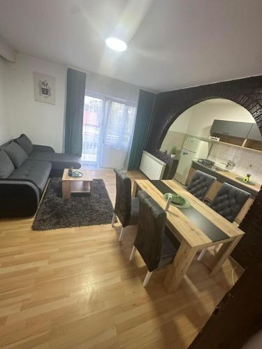 Kuchyň nebo kuchyňský kout v ubytování Apartmani Fenix