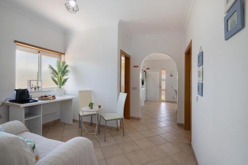 Χώρος καθιστικού στο J R Dream house