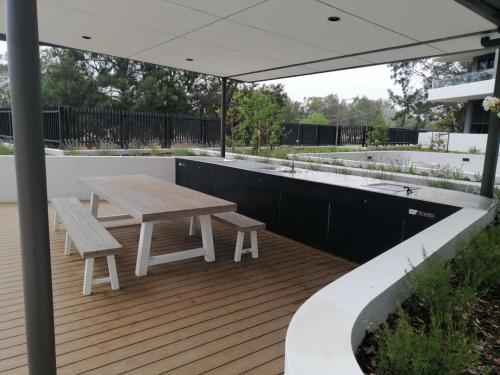 Φωτογραφία από το άλμπουμ του Stylish Phillip apartment with gym and pool - Hosted by CanStay σε Phillip