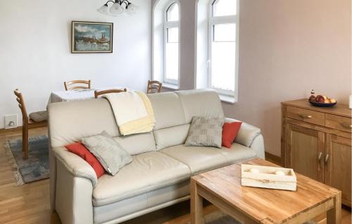 Χώρος καθιστικού στο Cozy Apartment In Wurster Nordseeküste