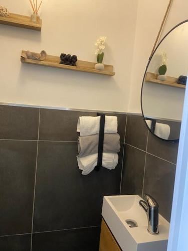 Photo de la galerie de l'établissement Charmante Maison avec jardin entre Paris et Aéroport Charles de Gaulle, à Pierrefitte-sur-Seine