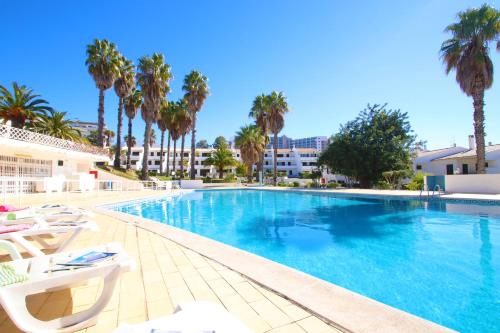 Villa Saint Lucia - com acesso a piscina e BBQ em Albufeira