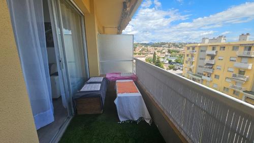 Photo de la galerie de l'établissement Charmant studio avec Paking, à Cagnes-sur-Mer