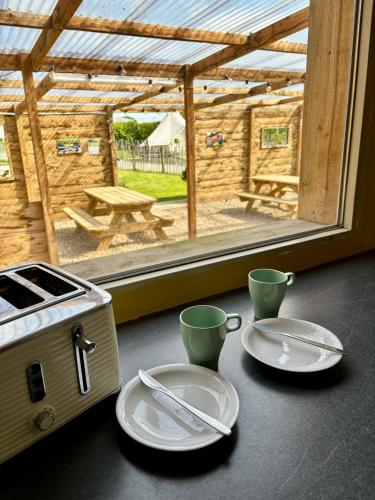Gambar di galeri bagi Carrowmena School House & Glamping di Limavady