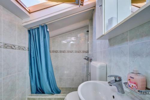 Apartments Suzana Mali Losinj - Comfortable Family Apartments with Terracce, WIFI, Air Conditioning, Parking & Close to Beach