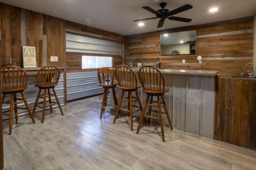 Gambar di galeri bagi Riverfront Home (Apartment and Bar) di Stewardsburg
