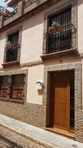 Al pie del Puente Romano