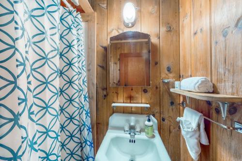 Ένα μπάνιο στο Smith Family Cottages - Cottage #2
