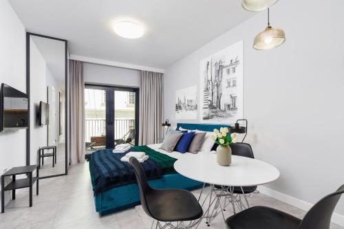 Old Town Apartment with Balcony - Rajska 3 Street