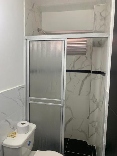 Et badeværelse på Hotel Lindbergh Quindio