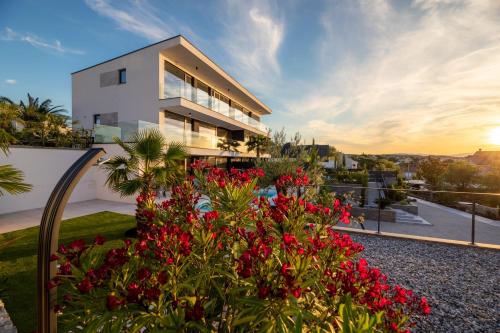 Brand new "Villa Z" by EL-PI TOURS