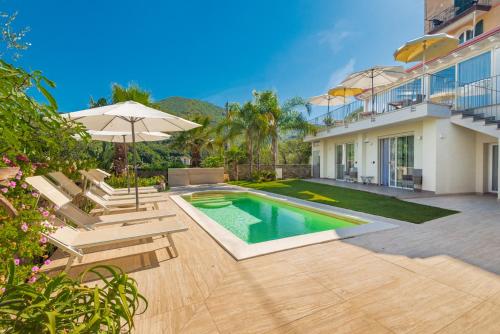 LUXURY DREAMS