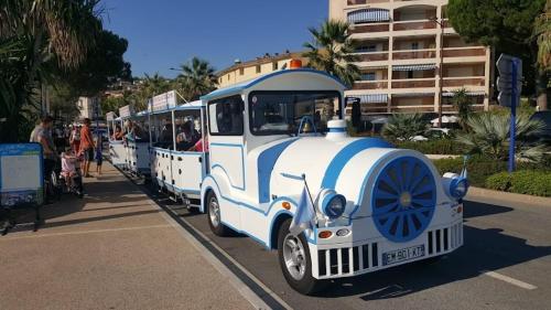 Photo de la galerie de l'établissement Studio et cabine, 4 personnes,mer, piscine, tennis, les issambres, à Roquebrune-sur Argens