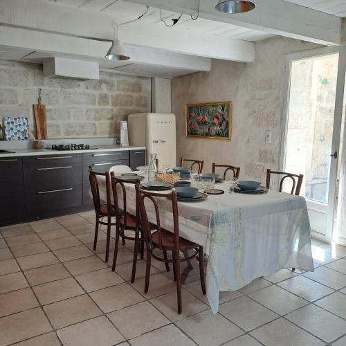 Η κουζίνα ή μικρή κουζίνα στο Loft avec patio Villeneuve les Avignon