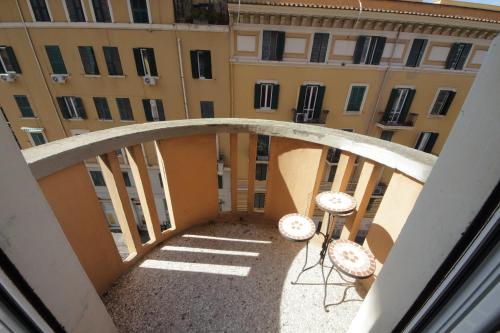YCH-Vintage flat near San Giovanni