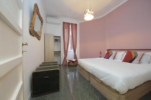 YCH-Vintage flat near San Giovanni