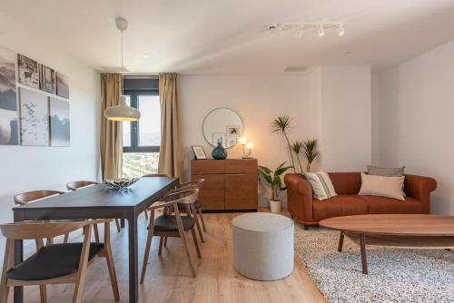 Skyline III Pool & Coworking by ELE Apartments