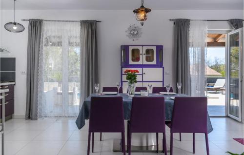 Φωτογραφία από το άλμπουμ του 2 Bedroom Amazing Home In Barban σε Barban
