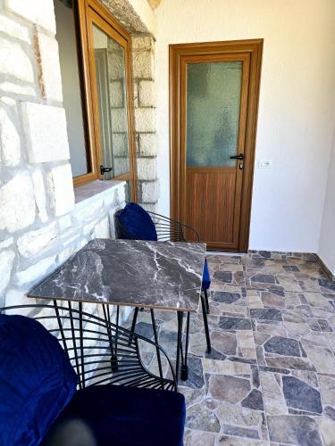 Balkón nebo terasa v ubytování Ambelas Guest Rooms 6